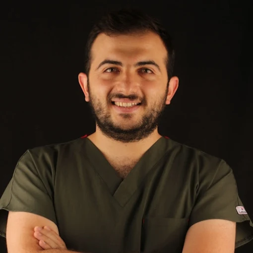 Uzm. Dt. Uğur Durmuş, Diş Hekimi, TRABZON 